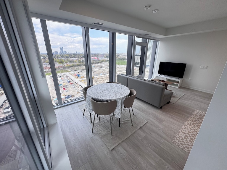 2bedroom,2 Bathroom Apartment In The Heart Of Toronto - Mississauga