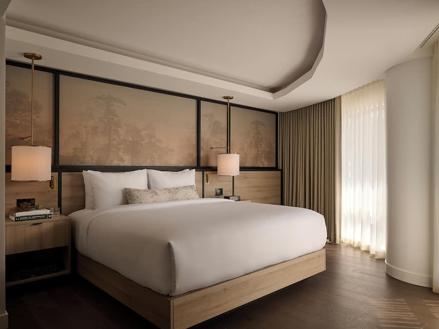 Egyptian cotton sheets, premium bedding, in-room safe, desk