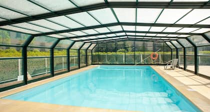 Brittany Flat With Outdoor Pool