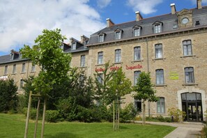 Apartment | Exterior - Brittany Flat With Outdoor Pool (Dinan)