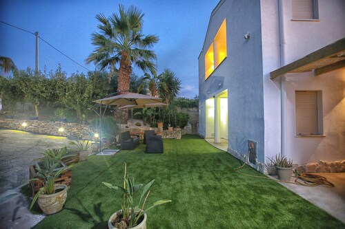 Detached villa, just 5 minutes from the beach