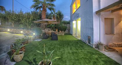 Detached villa, just 5 minutes from the beach
