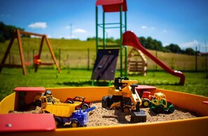 Children’s area - Single-story Holiday Homes Right by the Lake (Czlopa)