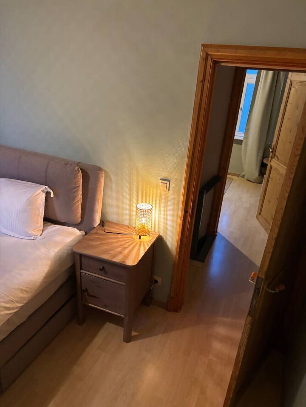Bureau, Wi-Fi, draps fournis