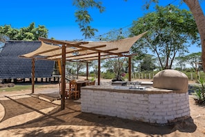 Villa | Outdoor dining