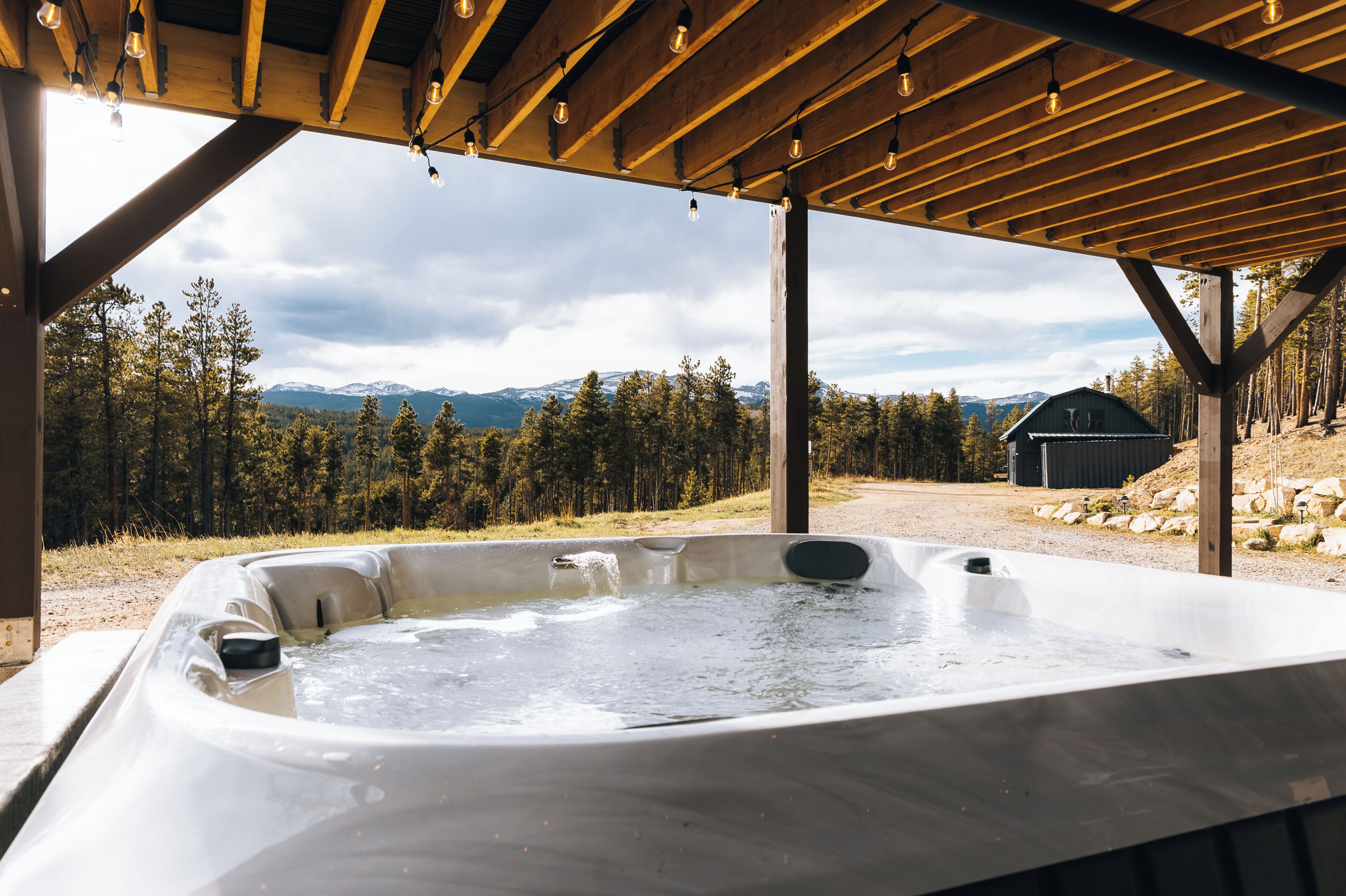 Outdoor spa tub