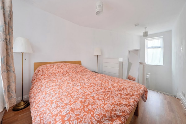 Hounslow Hideaway Cottage - Hounslow