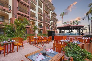 Outdoor dining - Celebrate Christmas in Paradise at Villa del Arco Cabo San Lucas (Cabo San Lucas)