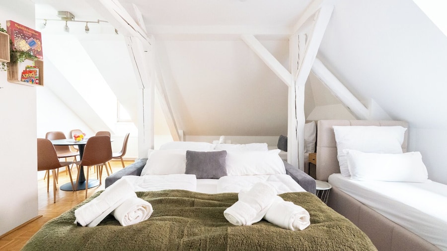 Coyhomes Steyr Riverside