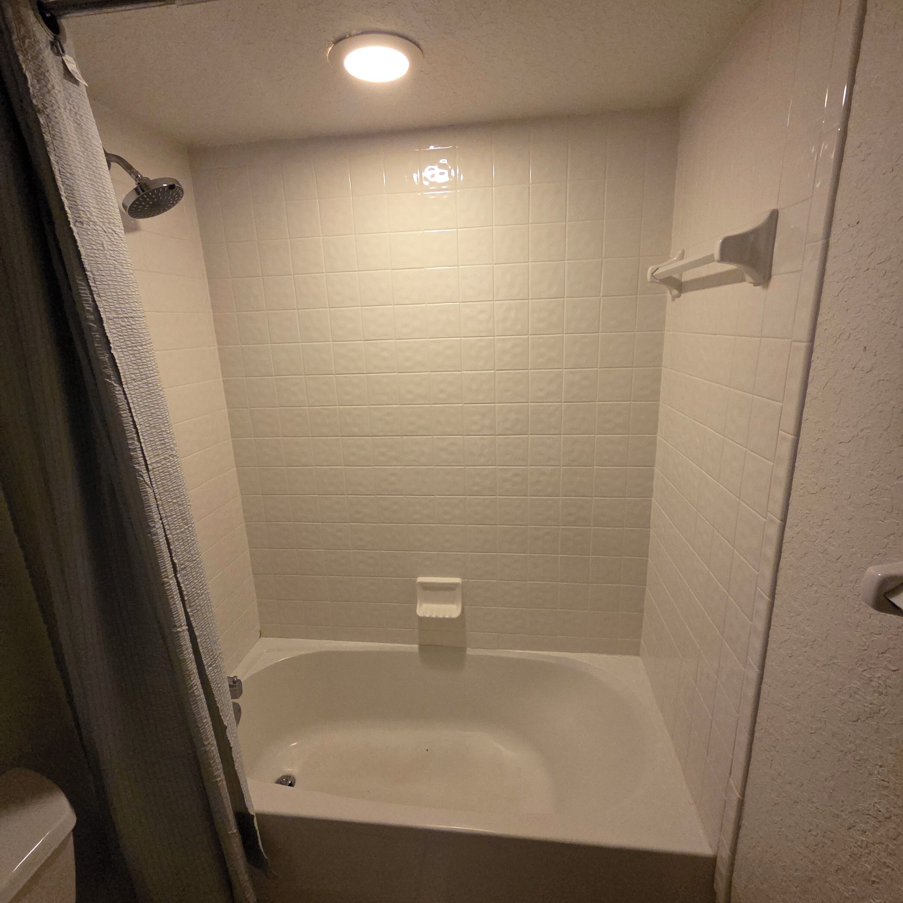 タオル、石鹸、トイレットペーパー