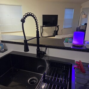 Interior - Perfect 3-bedroom condo with AC, pool, garden near Lake Heron (Lutz)