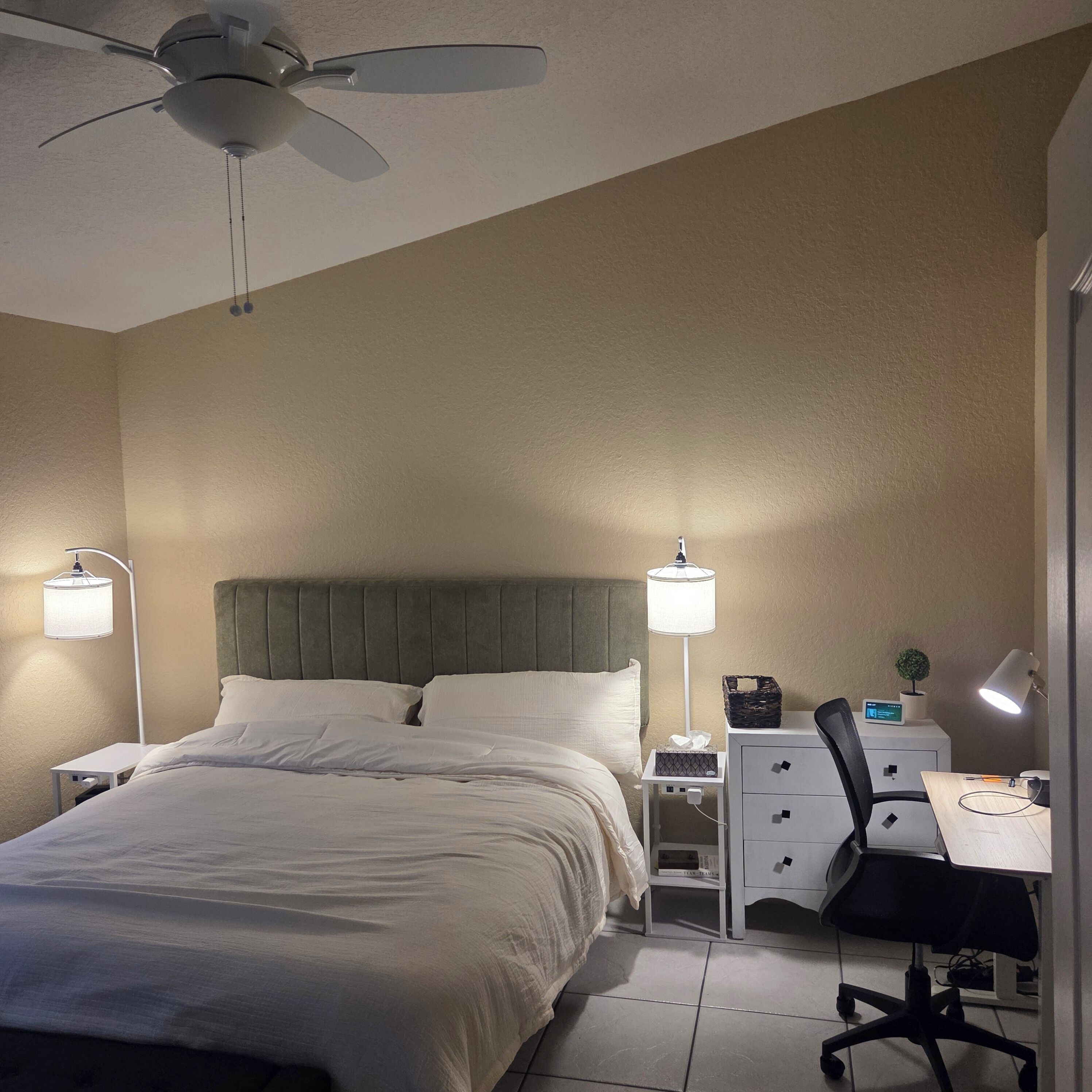 3 bedrooms, desk, free WiFi, bed sheets