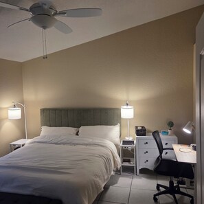 3 bedrooms, desk, free WiFi, bed sheets - Perfect 3-bedroom condo with AC, pool, garden near Lake Heron (Lutz)