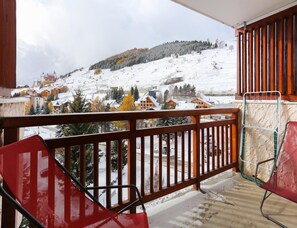 Apartment | Balcony - Studio With Direct Access to Slopes (Les Deux Alpes)
