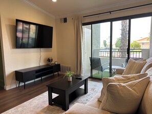 Smart TV - Delightful 2-bedroom 2- bath condo in Bermuda Dunes (Bermuda Dunes)