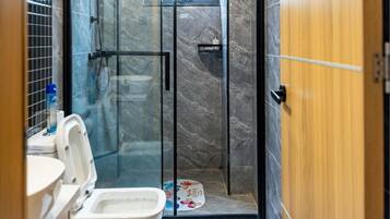 Luxe appartement, uitzicht op de stad | Badkamer