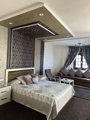 Iron/ironing board, WiFi, bed sheets - Spacious 4-bedroom villa in enchanting Tanger with AC comfort (Tanger)