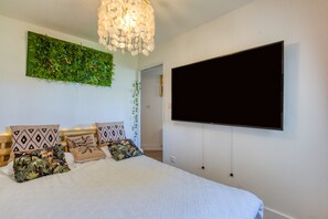 Iron/ironing board, bed sheets, wheelchair access - Cosy T2 Apartment Facing the Sea with Private Terrace, Tennis Court, and Beach Access (Sète)