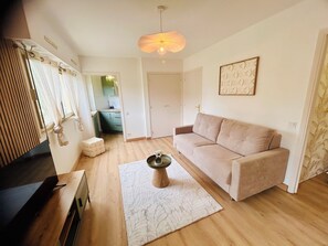 Living area - Vrbo Property (Vallauris)
