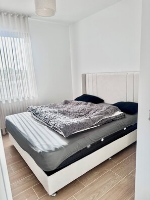5 Schlafzimmer, Bügeleisen/Bügelbrett, Bettwäsche