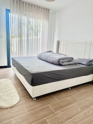 5 chambres, fer et planche Ă repasser, literie fournie
