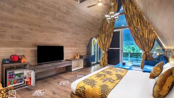 Luxury Balcony Suite : River View | Escrivaninha, espaço de trabalho para notebook, Wi-Fi de cortesia