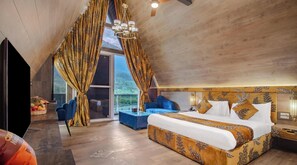 Luxury Balcony Suite : River View | 办公桌、笔记本电脑工作区、免费 WiFi