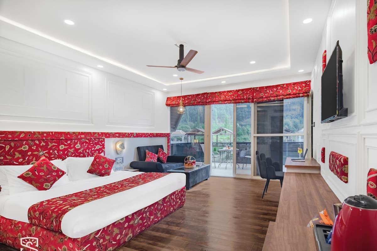 Premium room with Balcony Himalayan View | โต๊ะทำงาน, พื้นที่ทำงานแบบใช้แล็ปท็อป, Wi-Fi ฟรี