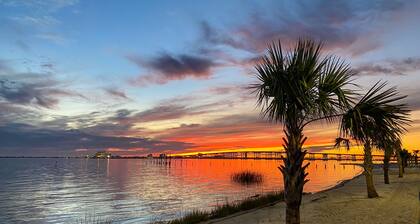 4BR/2BA - near Downtown & Beach in the golf cart district - Pelican's Nest