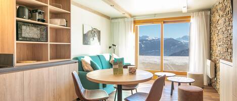 Apartment | Dining