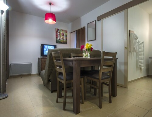 Family House for 6 in the Var
