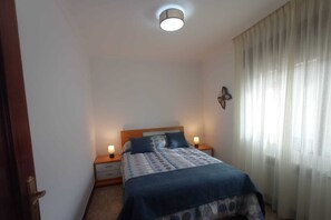 Iron/ironing board, WiFi, bed sheets - Apartment with sea view (Campelo)