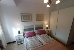 Iron/ironing board, WiFi, bed sheets - Apartment with sea view (Campelo)