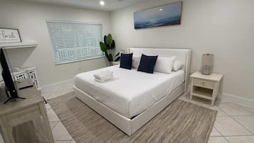 Iron/ironing board, WiFi, bed sheets