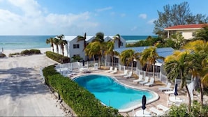 Unclassified image, 5 of 14, button - Beachfront Complex! Heated Pool~Pool View! Updated (Holmes Beach)