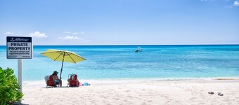 2BR/2BA Peaceful Retreat, Patio, Walk to Beach