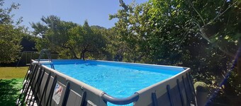 House In The Green app. Broom.Surrounded by nature, with swimming pool, pets allowed.
