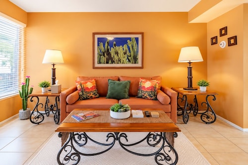 Cozy 1-bedroom villa in gorgeous Green Valley with AC