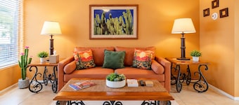 Cozy 1-bedroom villa in gorgeous Green Valley with AC