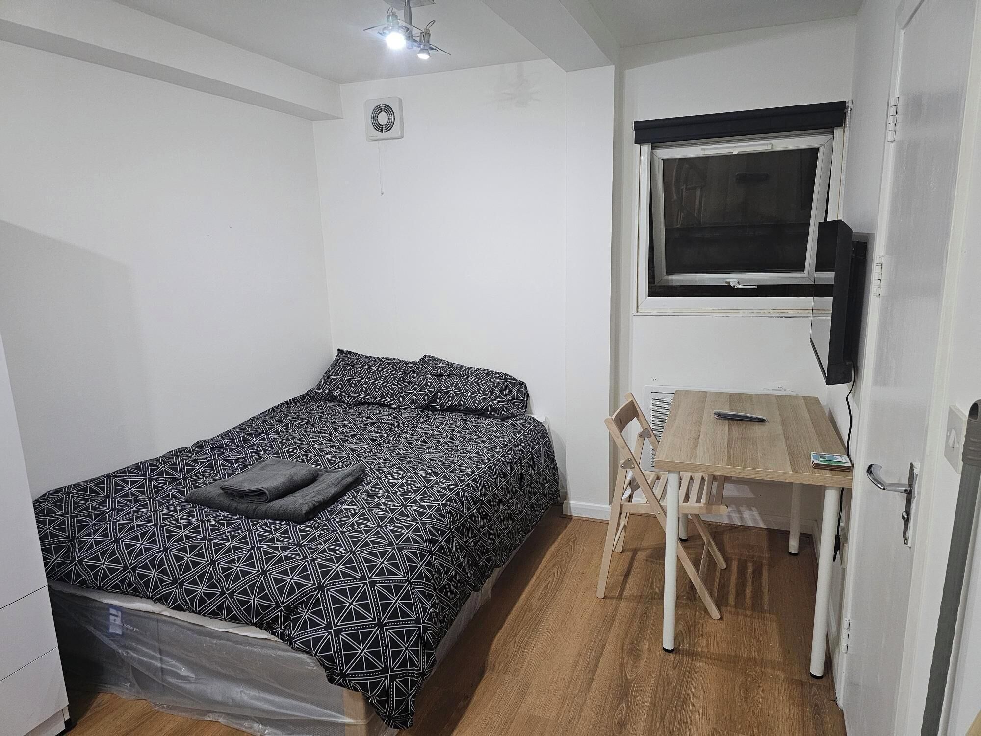 1 Schlafzimmer, Bügeleisen/Bügelbrett, kostenloses WLAN, Bettwäsche