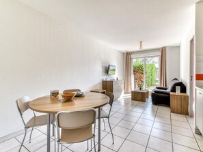 Dining - Pool View Apartment for Six (Le Grau-Du-Roi)