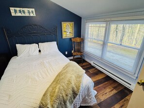 4 bedrooms, iron/ironing board, WiFi, bed sheets - Glory Gem Hideaway! 4-bedroom house in Highlands Privacy, WiFi and a Treehouse (Highlands)