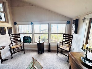 Interior - Glory Gem Hideaway! 4-bedroom house in Highlands Privacy, WiFi and a Treehouse (Highlands)