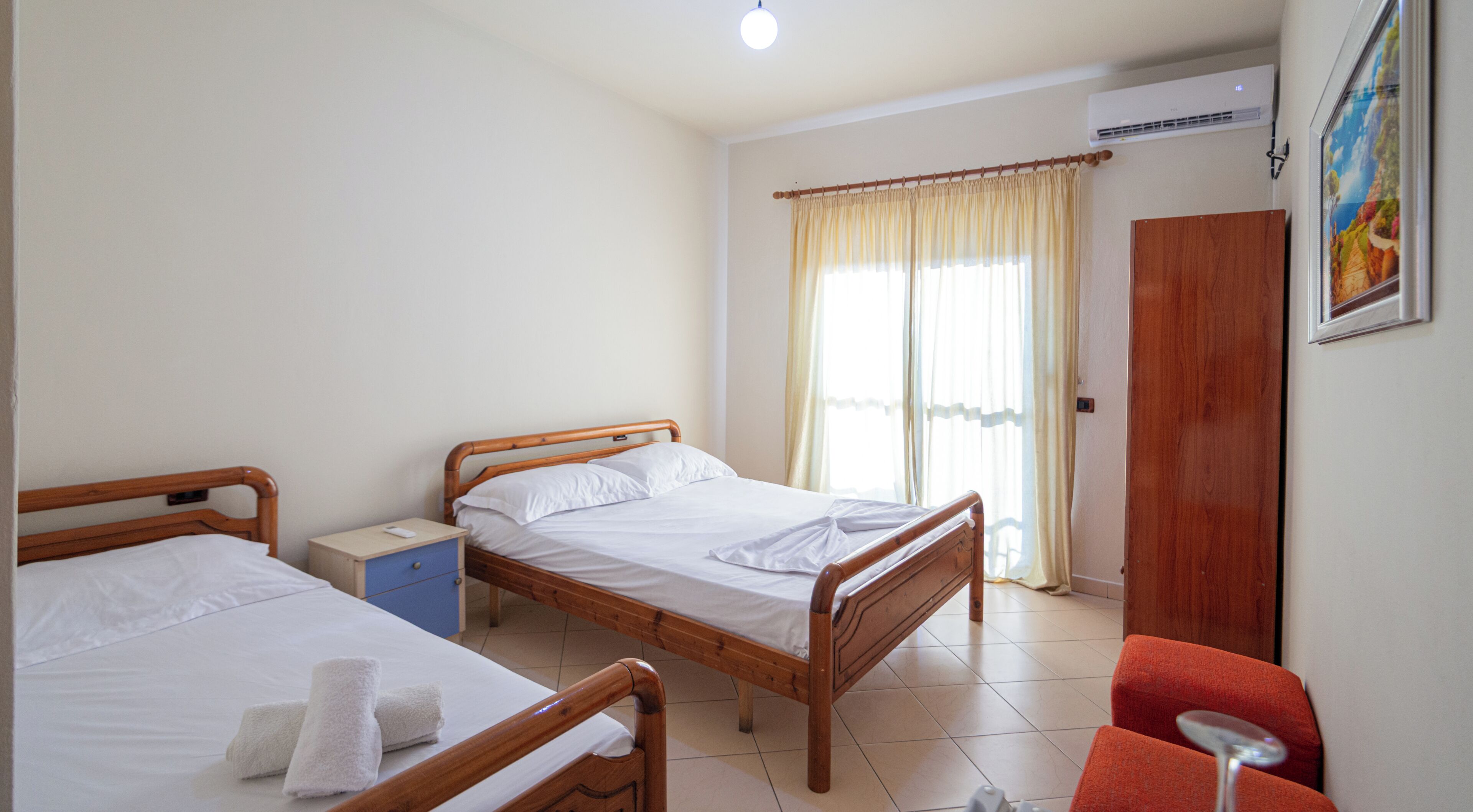 Wifi gratis y ropa de cama 