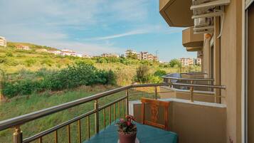 Comfort-Studio, Mehrere Betten, Balkon, Bergblick