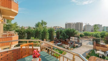 Comfort Studio, Balcony, Garden View | Terrace/patio