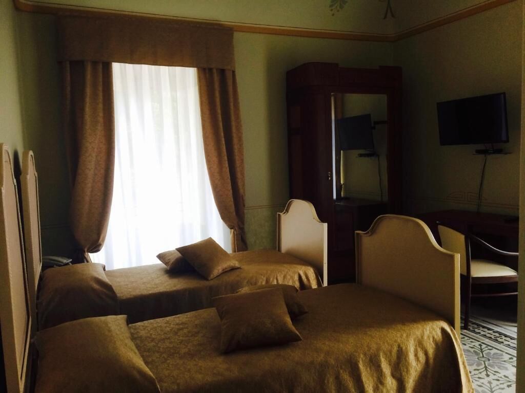 Superior Twin kamer, balkon, uitzicht op stad | Een kluis op de kamer, verduisterende gordijnen, geluiddichte muren