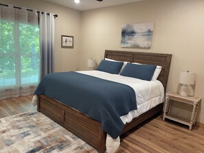 3 habitaciones, escritorio, wifi gratis y ropa de cama