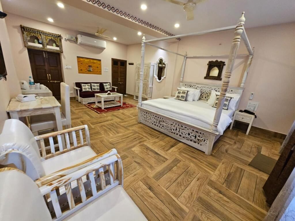 Luxury Suite, Balcony, Mountain View