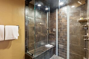Towels - Shadow Ridge Alpine Retreat | Steam Shower + Fireplace (Park City)